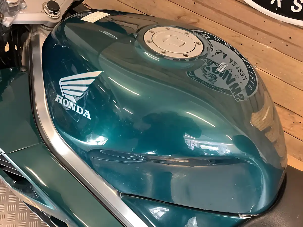 Used 1997 Honda Vfr Metallic Green - Interior and Exterior details 13