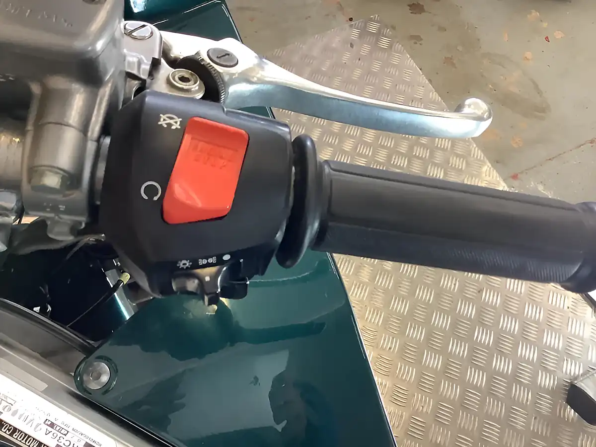 Used 1997 Honda Vfr Metallic Green - Interior and Exterior details 9