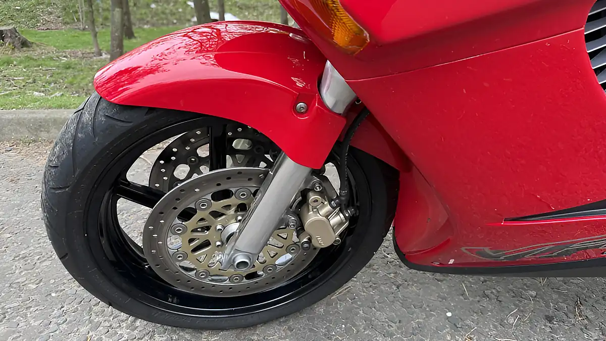 Used 1997 Honda VFR750F Standard Red - Interior and Exterior details 11