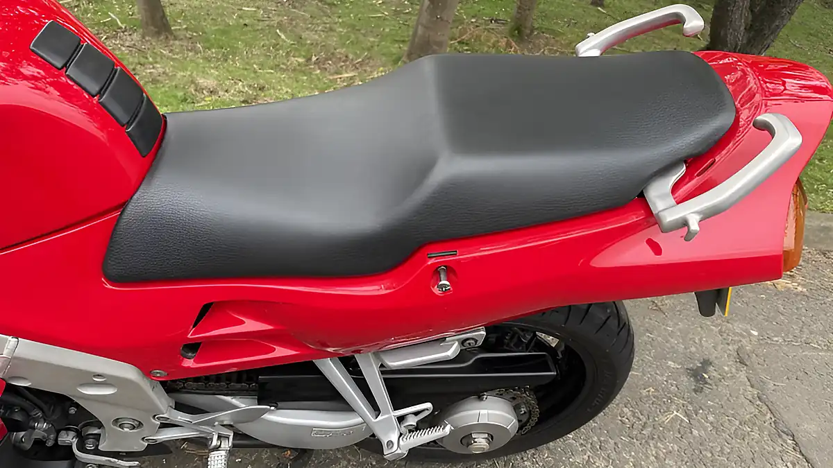 Used 1997 Honda VFR750F Standard Red - Interior and Exterior details 14