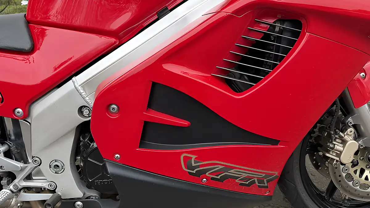 Used 1997 Honda VFR750F Standard Red - Interior and Exterior details 6