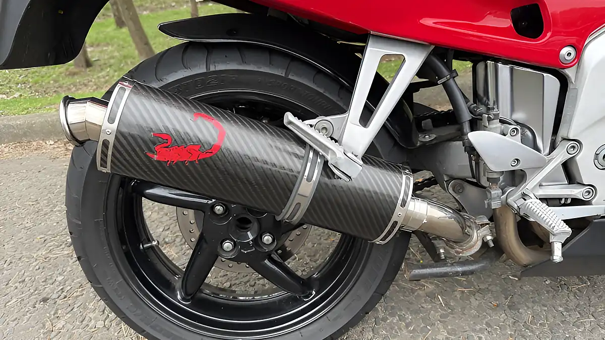 Used 1997 Honda VFR750F Standard Red - Interior and Exterior details 7