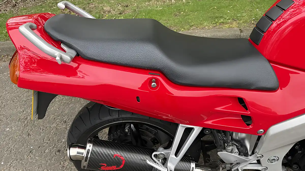 Used 1997 Honda VFR750F Standard Red - Interior and Exterior details 8