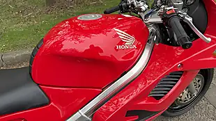 Used 1997 Honda VFR750F Standard Red - Interior and Exterior details 9