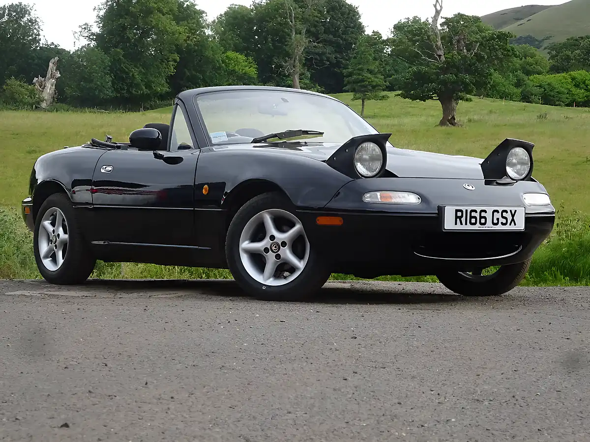 Used 1997 Mazda MX-5 Black - Interior and Exterior details 10