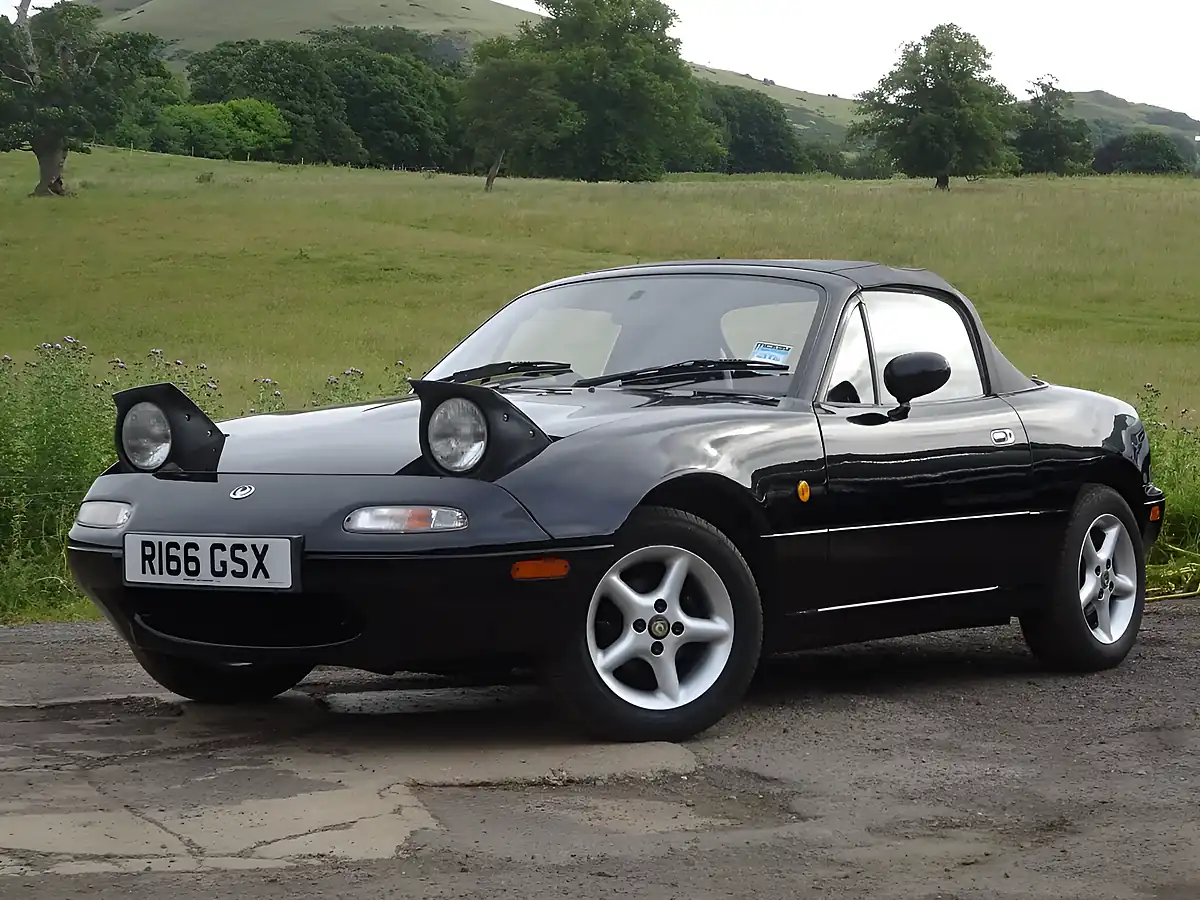 Used 1997 Mazda MX-5 Black - Interior and Exterior details 3