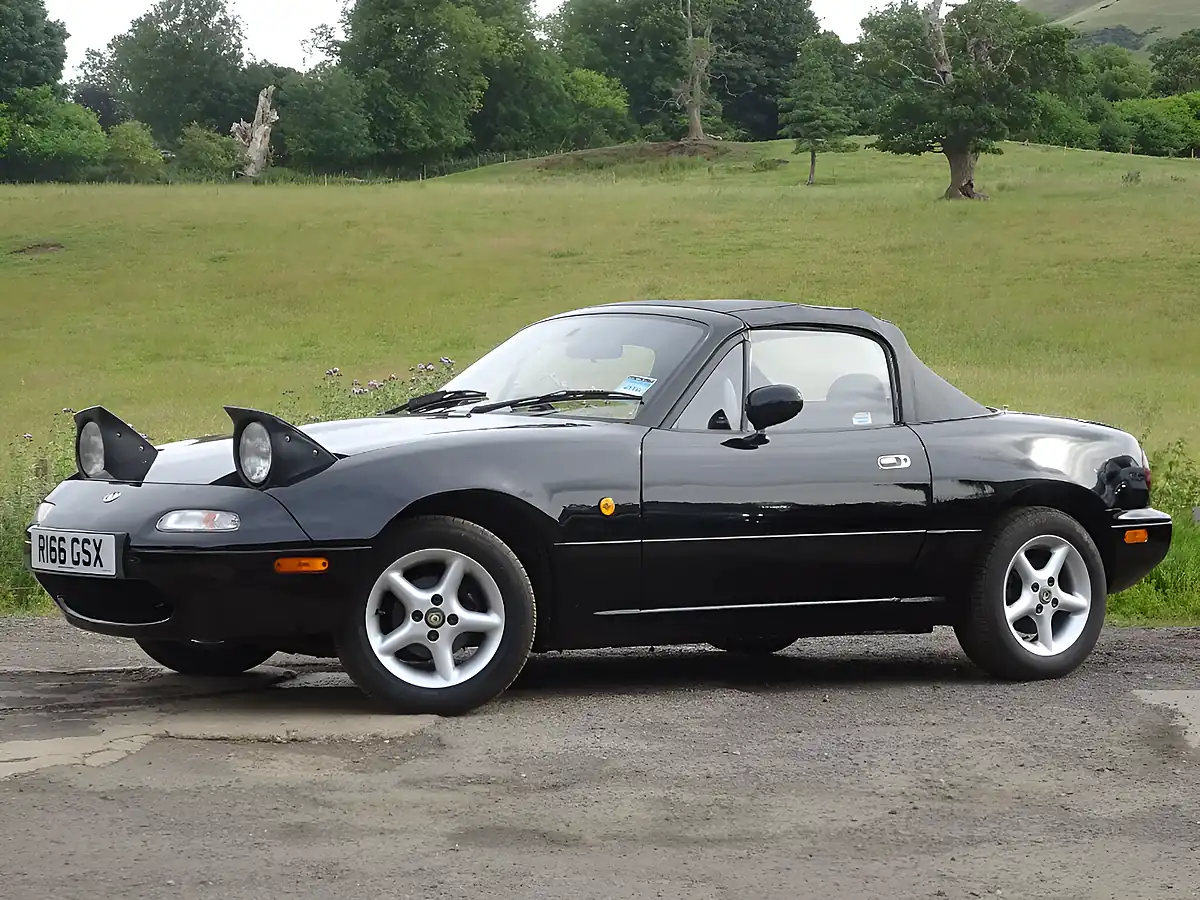 Used 1997 Mazda MX-5 Black - Interior and Exterior details 5