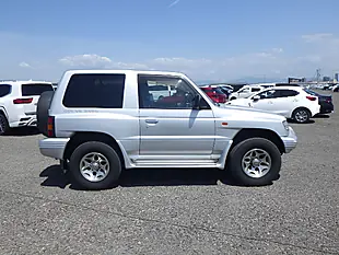 Used 1997 Mitsubishi Pajero Swb Flared Arch Silver - Interior and Exterior details 10