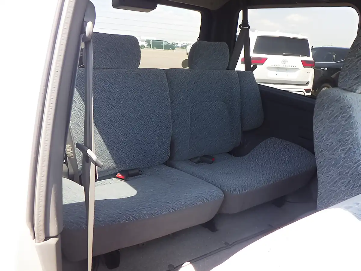 Used 1997 Mitsubishi Pajero Swb Flared Arch Silver - Interior and Exterior details 13