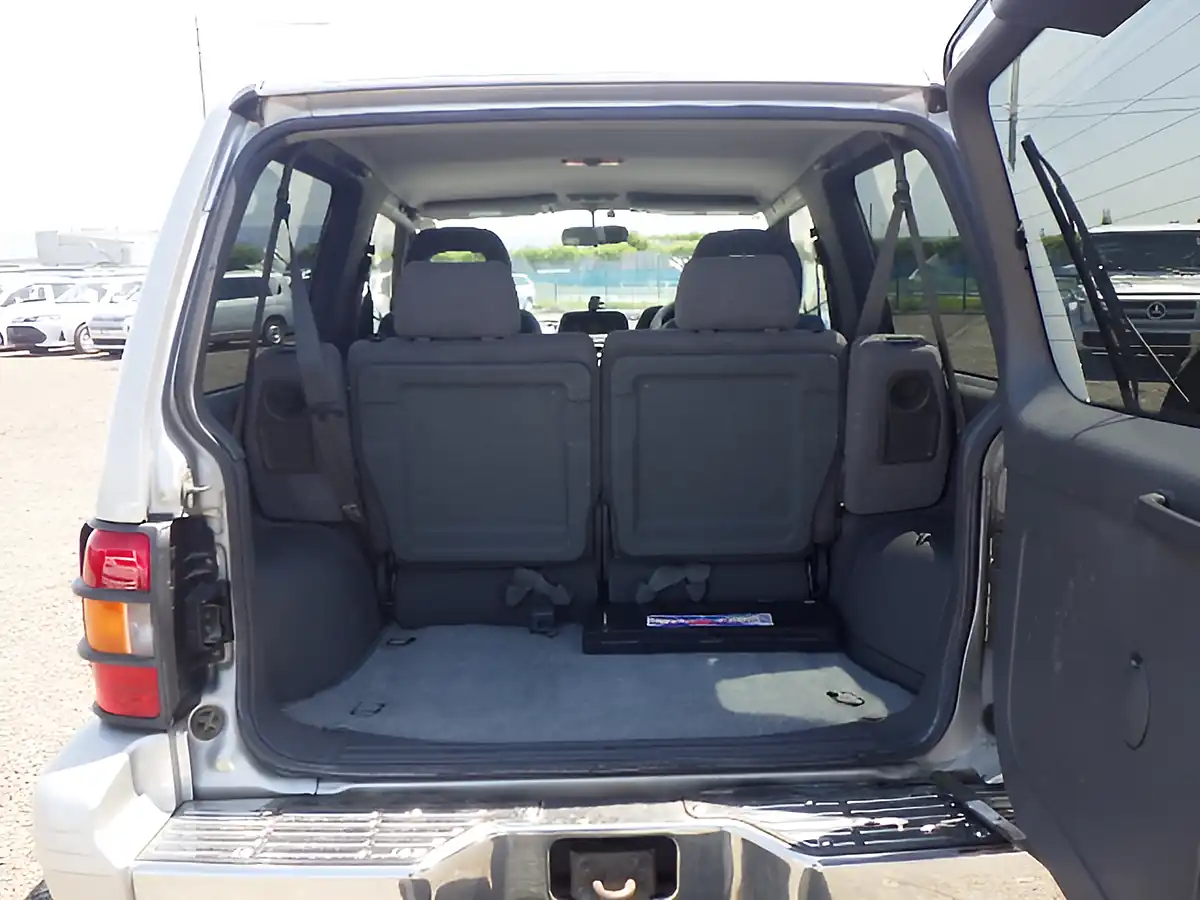 Used 1997 Mitsubishi Pajero Swb Flared Arch Silver - Interior and Exterior details 14