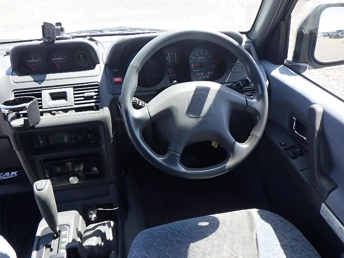 Used 1997 Mitsubishi Pajero Swb Flared Arch Silver - Interior and Exterior details 15