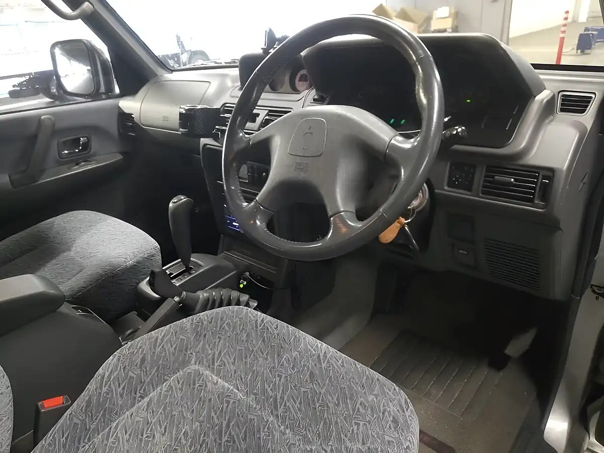 Used 1997 Mitsubishi Pajero Swb Flared Arch Silver - Interior and Exterior details 5