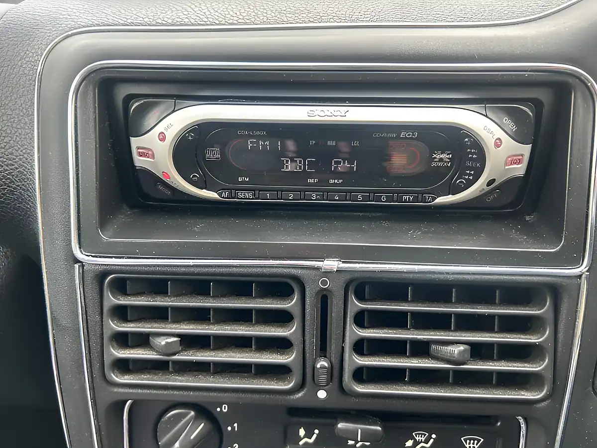 Used 1997 Peugeot 106 Xl Silver - Interior and Exterior details 17