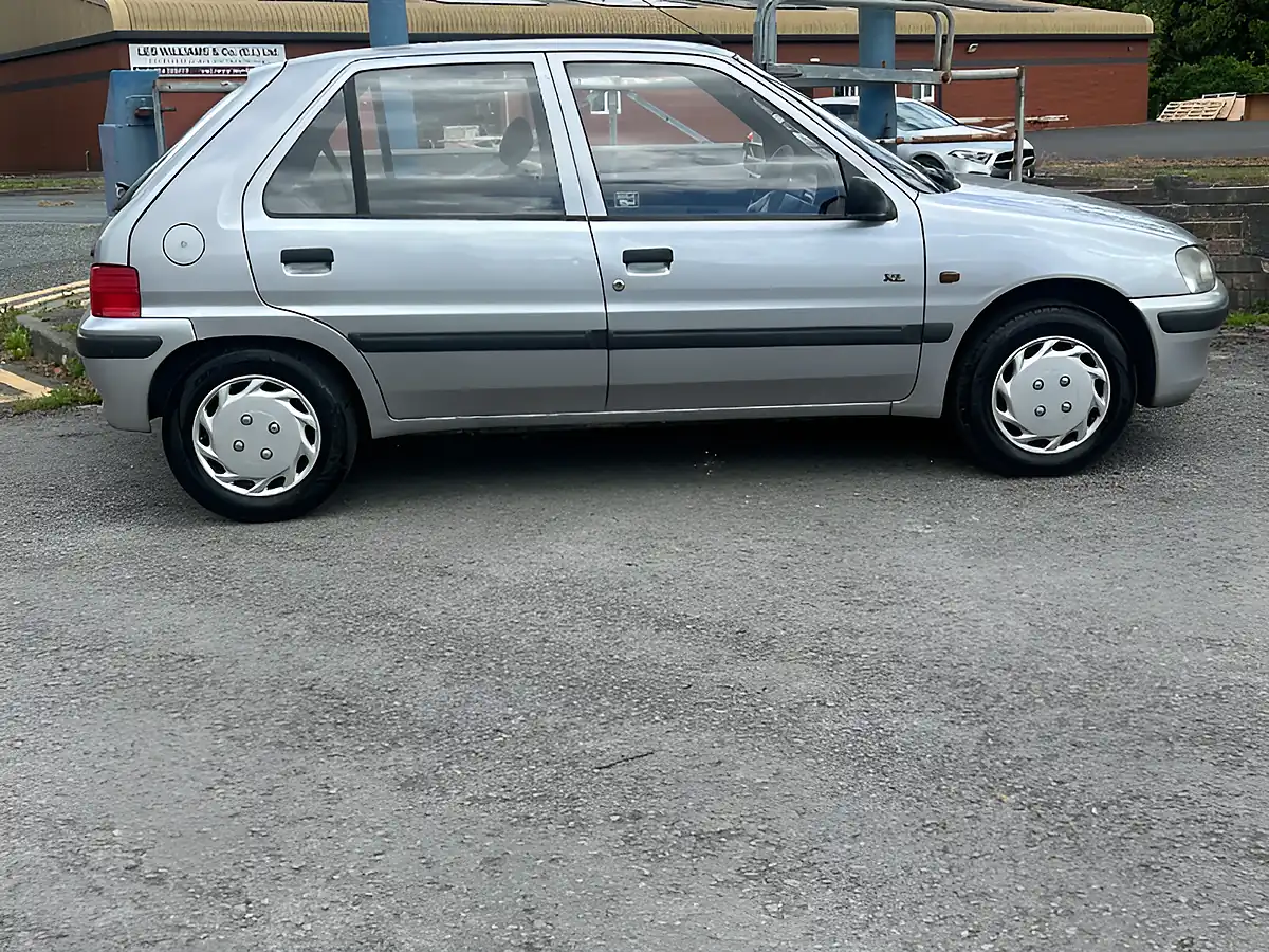 Used 1997 Peugeot 106 Xl Silver - Interior and Exterior details 7
