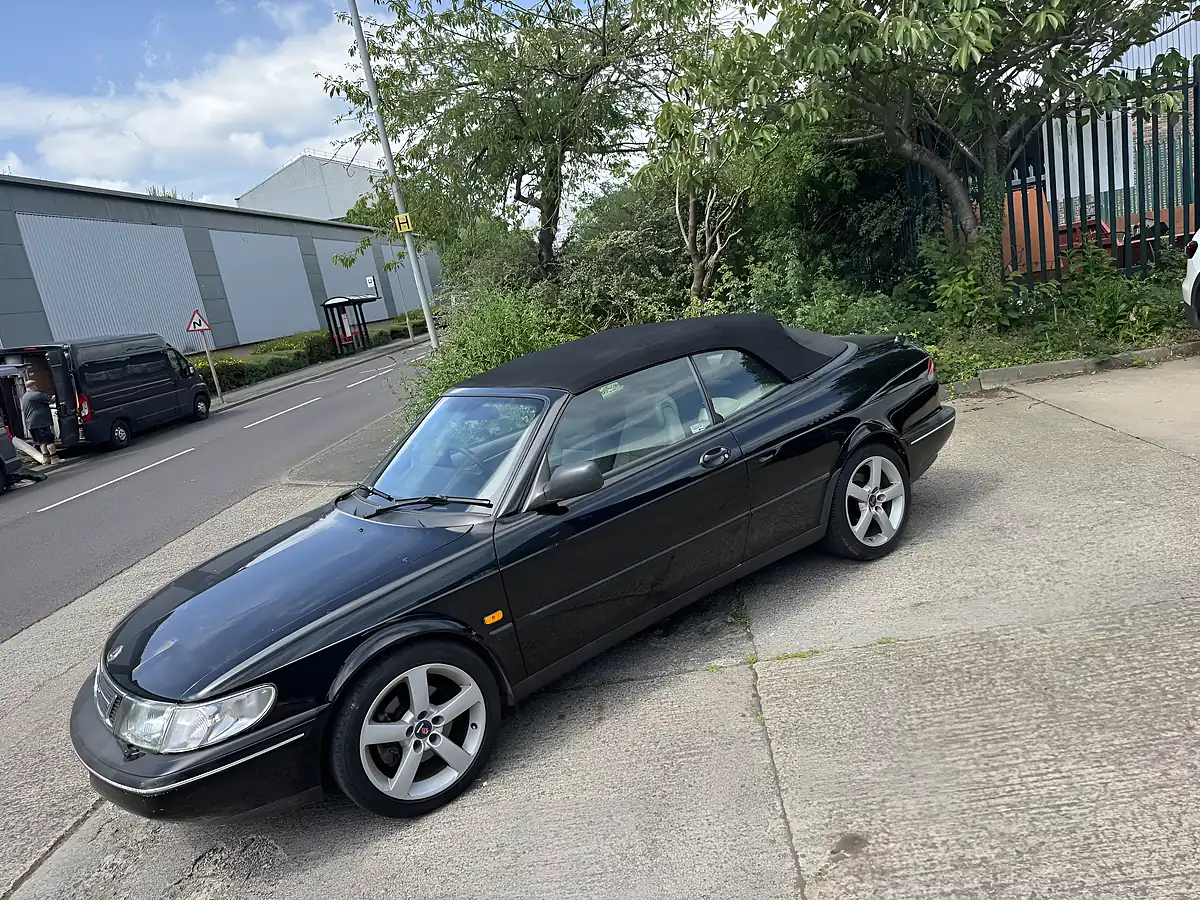 Used 1997 Saab 900 S Black - Interior and Exterior details 3