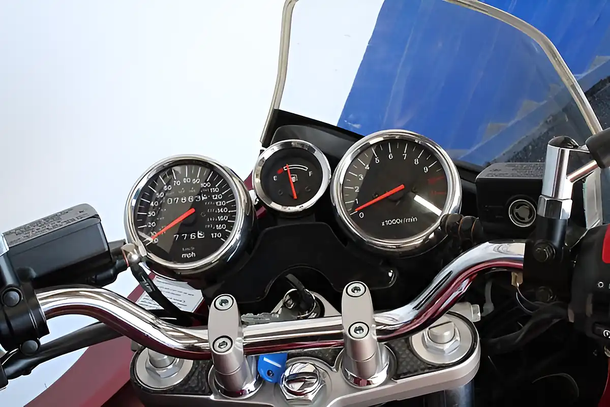 Used 1997 Suzuki Bandit 1200 Faired Maroon Metallic Red - Interior and Exterior details 12