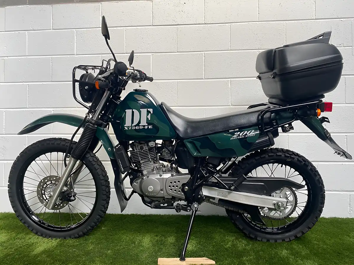 Used 1997 Suzuki DF200E Green - Interior and Exterior details 11