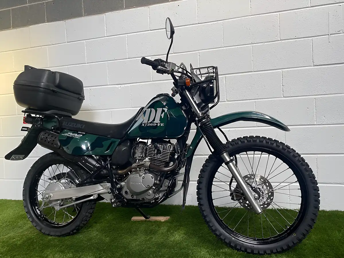 Used 1997 Suzuki DF200E Green - Interior and Exterior details 3