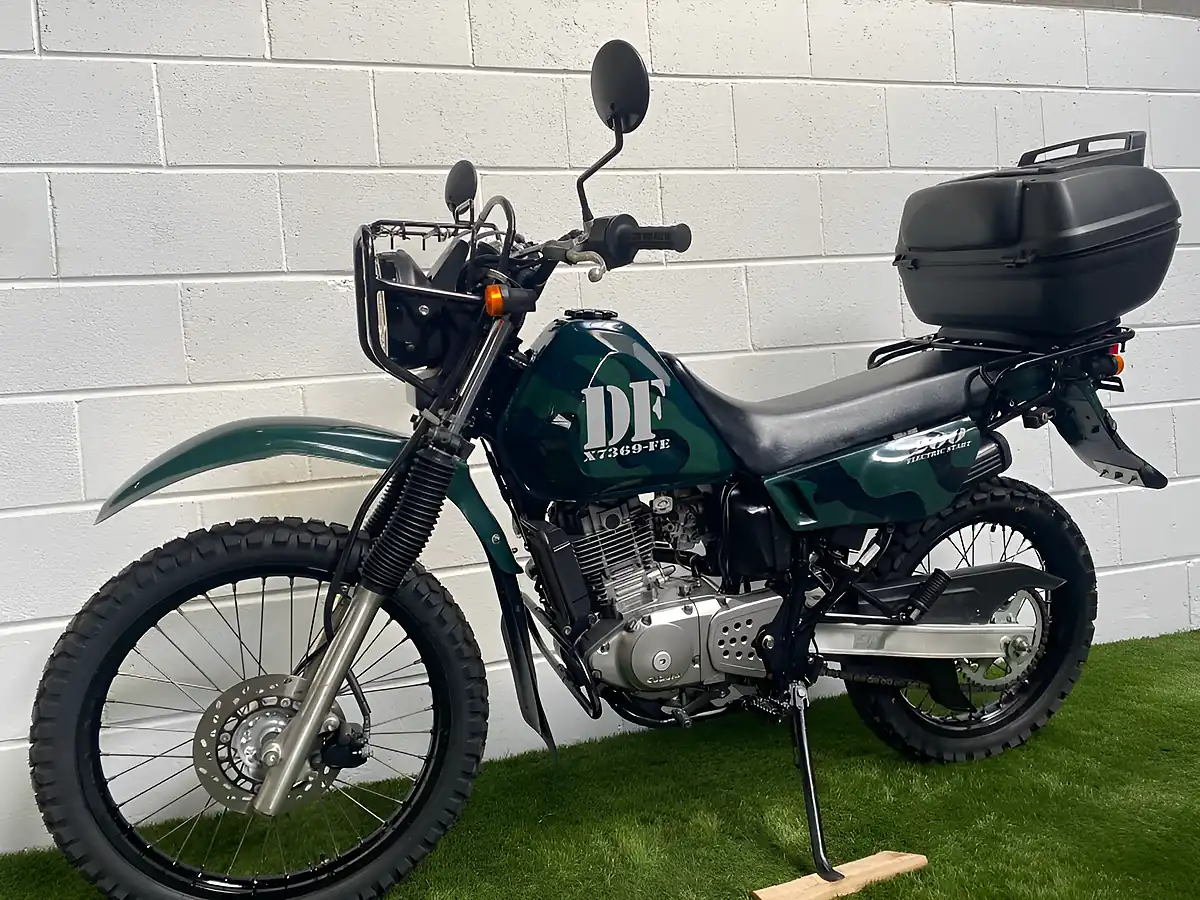 Used 1997 Suzuki DF200E Green - Interior and Exterior details 5