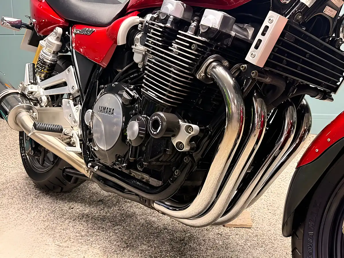 Used 1997 Yamaha XJR1200 Red - Interior and Exterior details 12