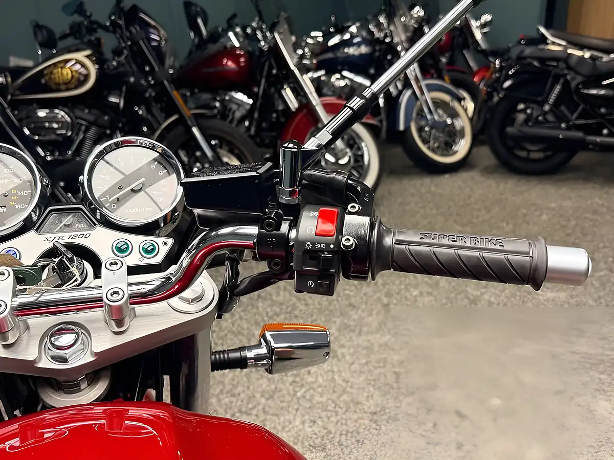 Used 1997 Yamaha XJR1200 Red - Interior and Exterior details 15