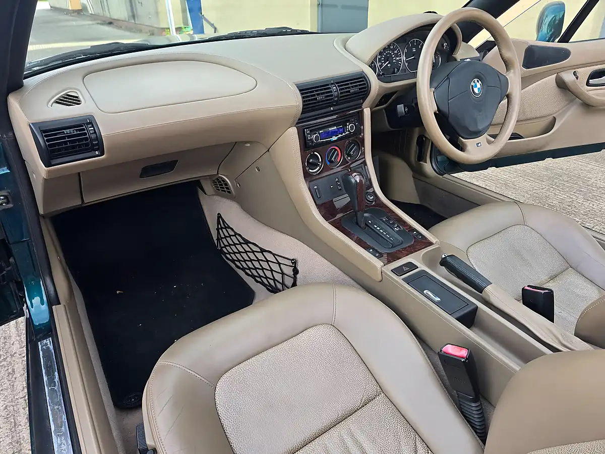 Used 1998 BMW Z3 Convertible Green - Interior and Exterior details 11