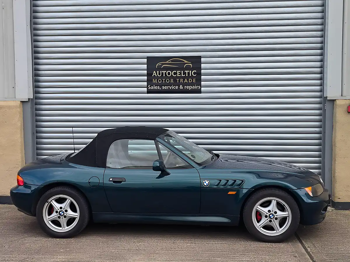 Used 1998 BMW Z3 Convertible Green - Interior and Exterior details 9