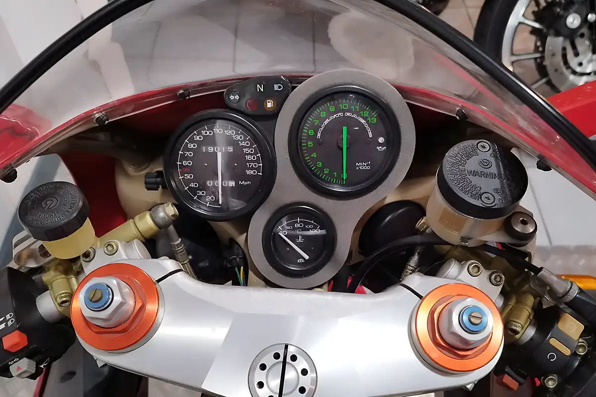 Used 1998 Ducati 916 Biposto Red - Interior and Exterior details 11