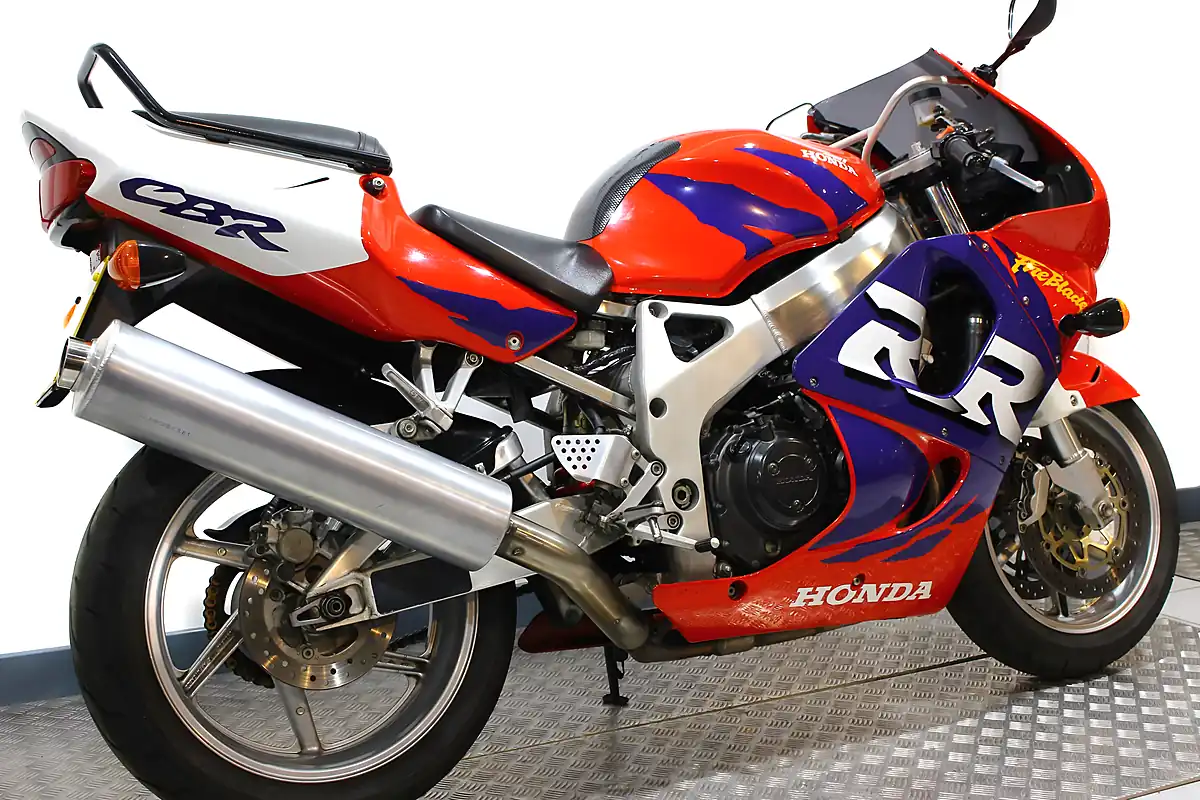 Used 1998 Honda CBR900RR Fireblade Red - Interior and Exterior details 2