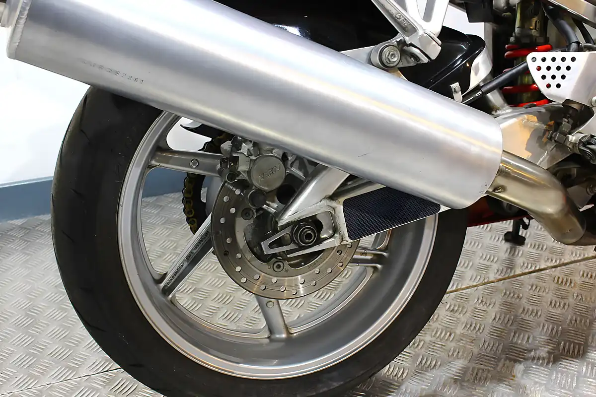 Used 1998 Honda CBR900RR Fireblade Red - Interior and Exterior details 6