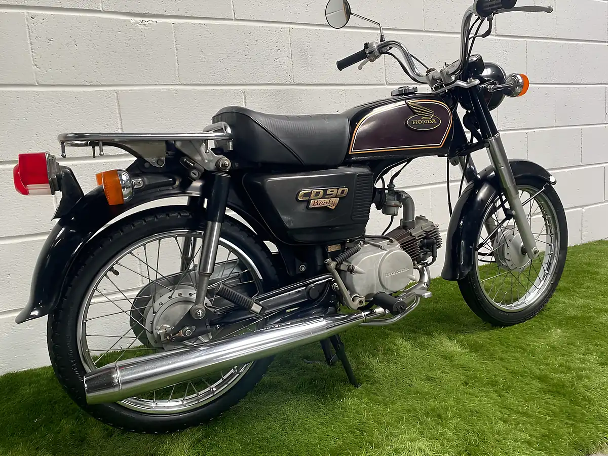 Used 1998 Honda cd90 Benly Black Maroon - Interior and Exterior details 7
