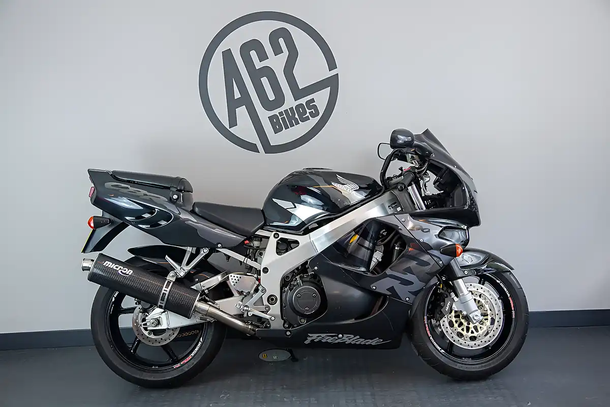 Used 1998 Honda Fireblade Rrv Black - Front View