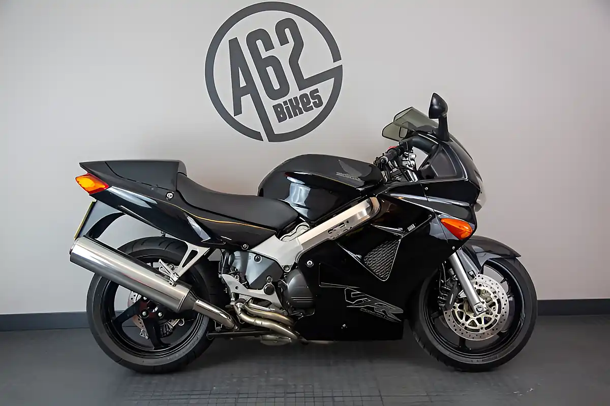 Used 1998 Honda VFR800 Black - Interior and Exterior details 16