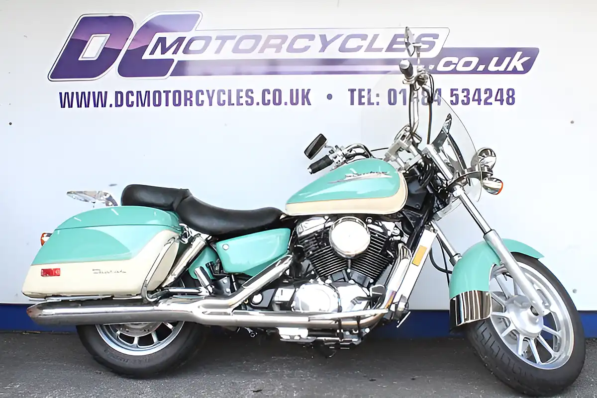 Used 1998 Honda VT1100 Green - Front View