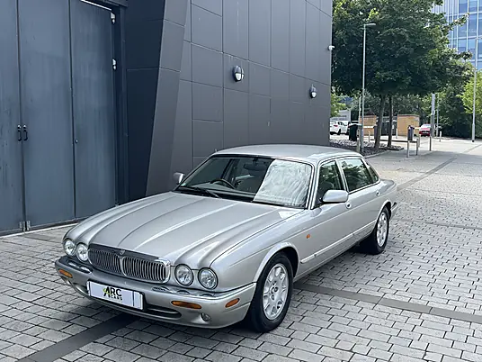 1998 Jaguar XJ8 LWB