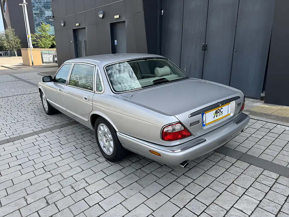 Used 1998 Jaguar XJ8 Lwb Silver - Interior and Exterior details 13
