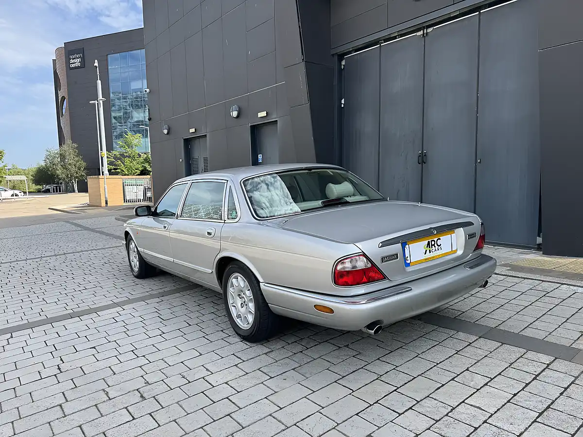 Used 1998 Jaguar XJ8 Lwb Silver - Interior and Exterior details 14