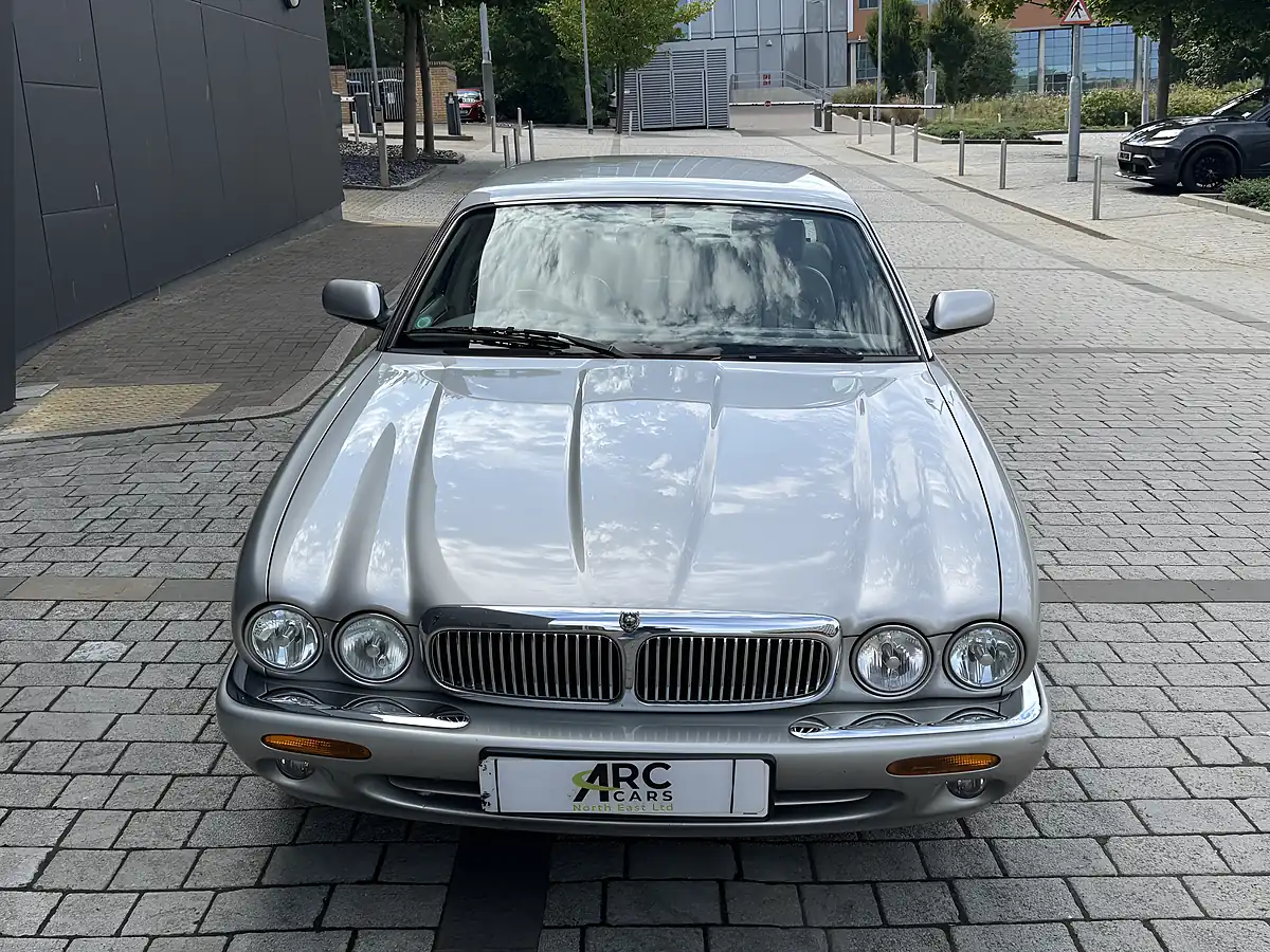 Used 1998 Jaguar XJ8 Lwb Silver - Interior and Exterior details 2