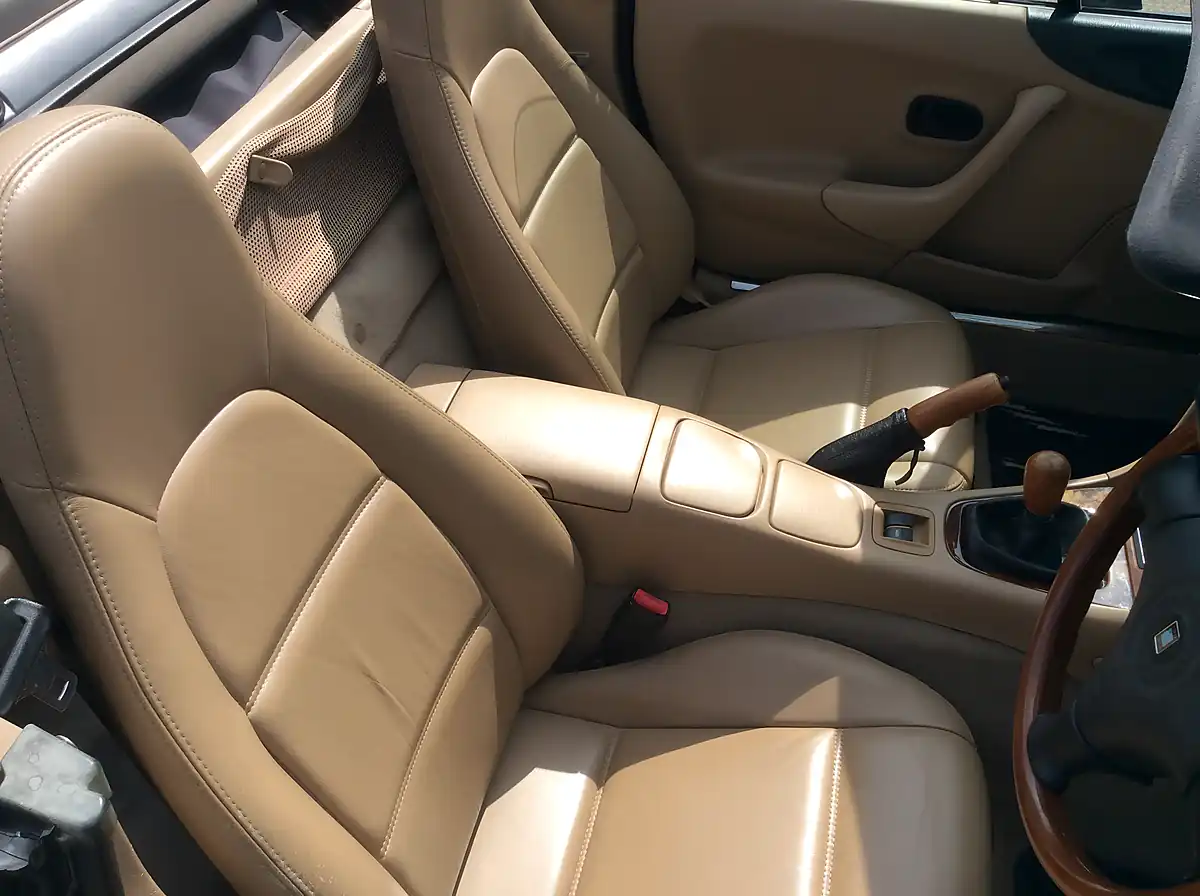 Used 1998 Mazda MX-5 Vs Black - Interior and Exterior details 10