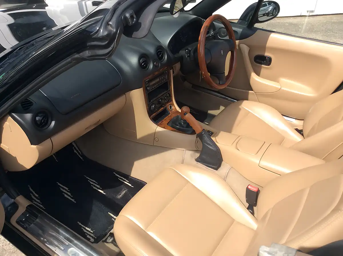 Used 1998 Mazda MX-5 Vs Black - Interior and Exterior details 11
