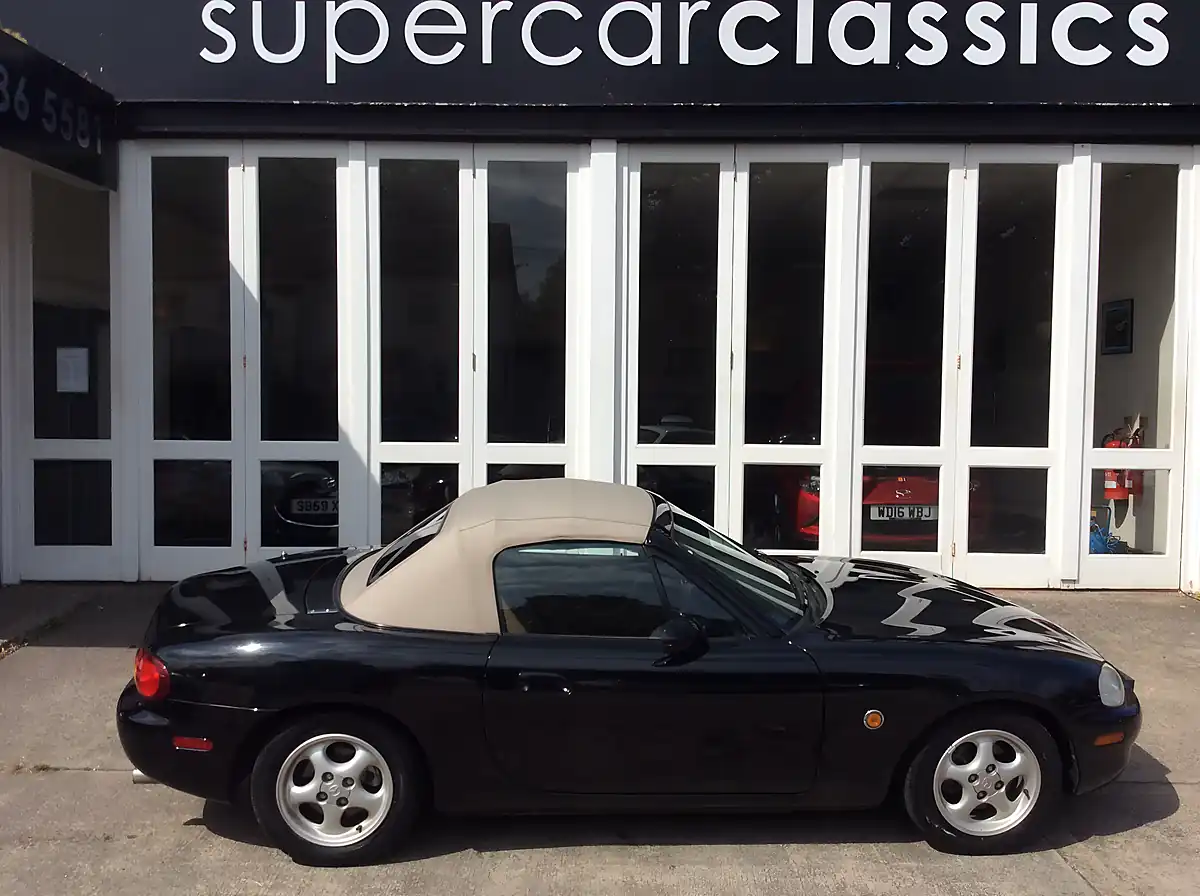 Used 1998 Mazda MX-5 Vs Black - Interior and Exterior details 3