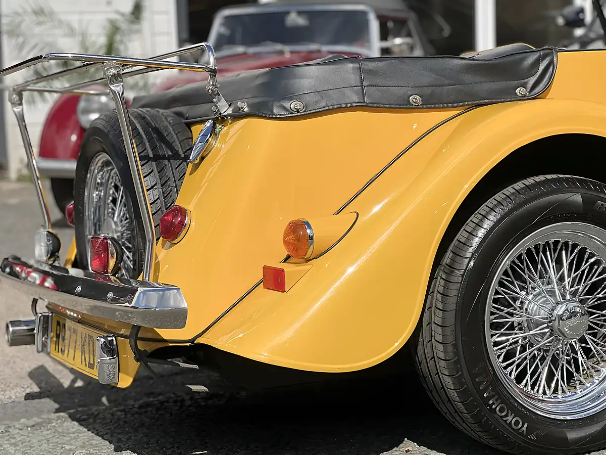 Used 1998 Morgan Plus 4 Four Seater Yellow - Interior and Exterior details 10