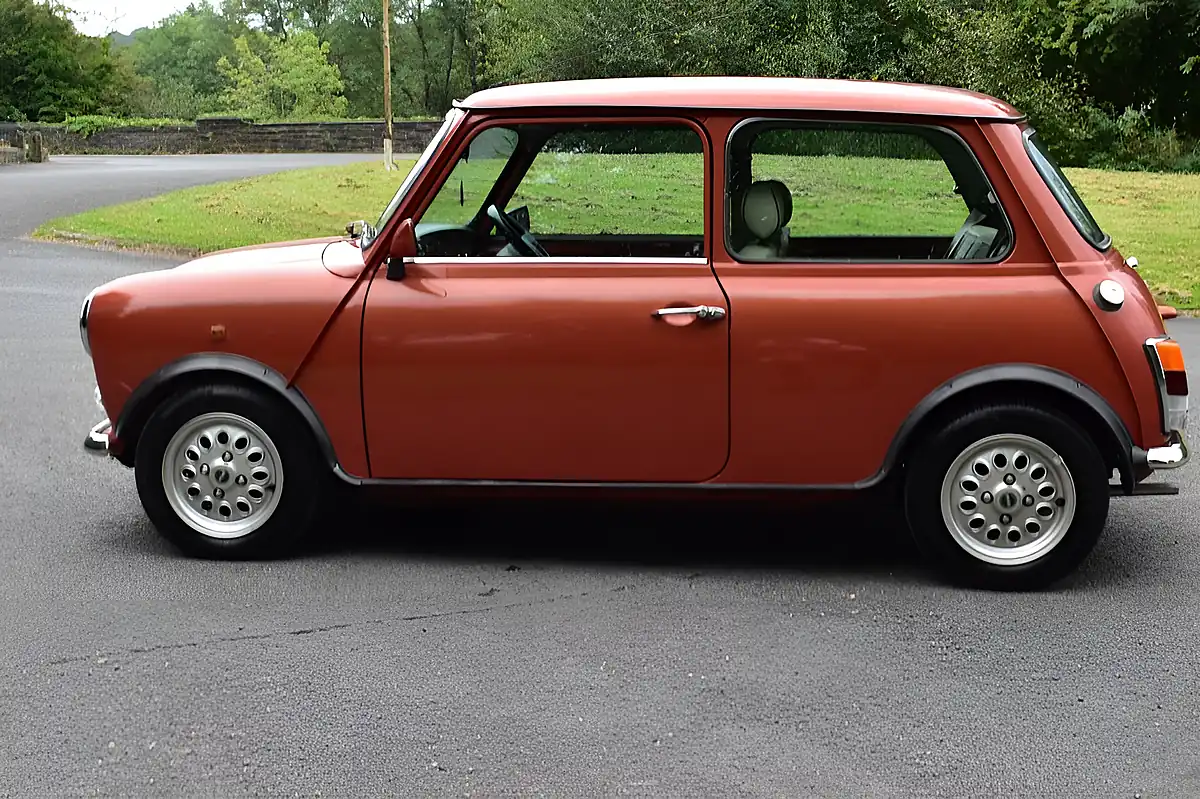 Used 1998 Rover MINI Orange - Interior and Exterior details 9