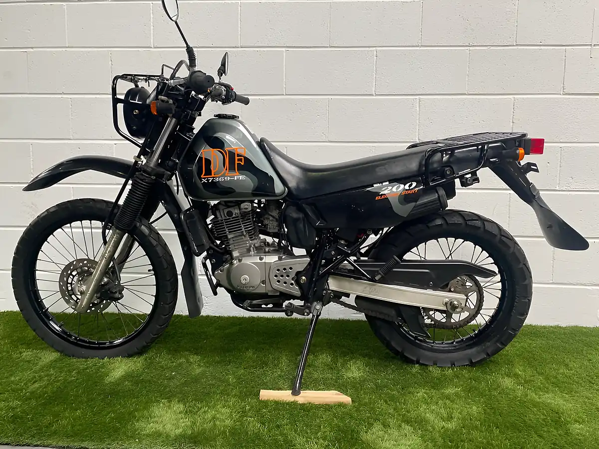 Used 1998 Suzuki df200e Grey - Interior and Exterior details 11