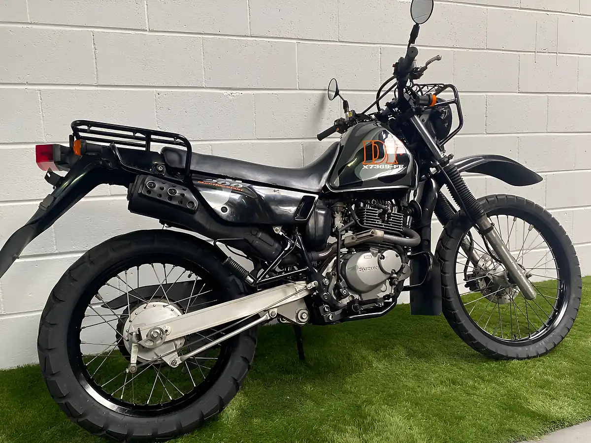 Used 1998 Suzuki df200e Grey - Interior and Exterior details 7