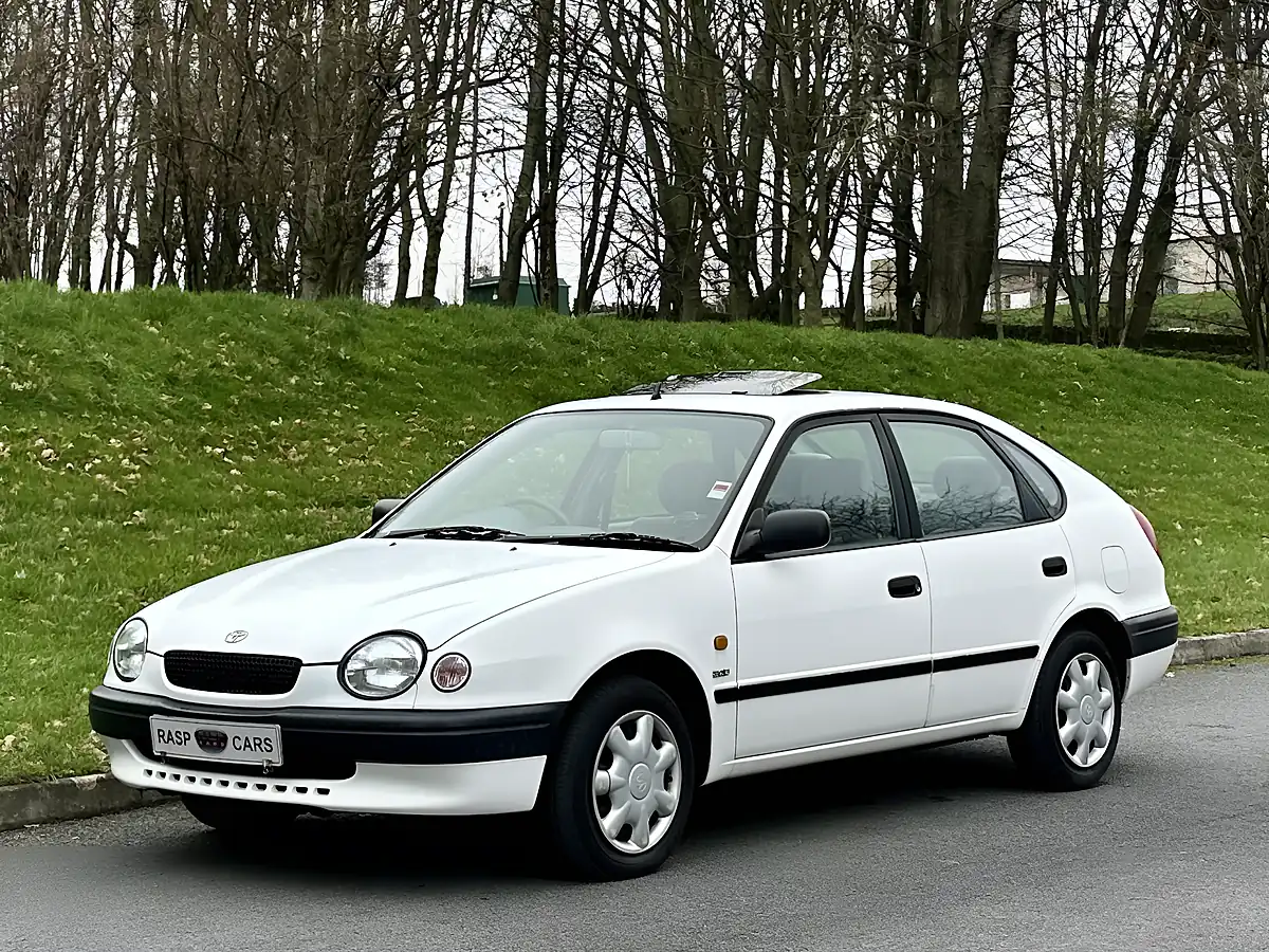 Used 1998 Toyota Corolla Sportif White - Interior and Exterior details 11