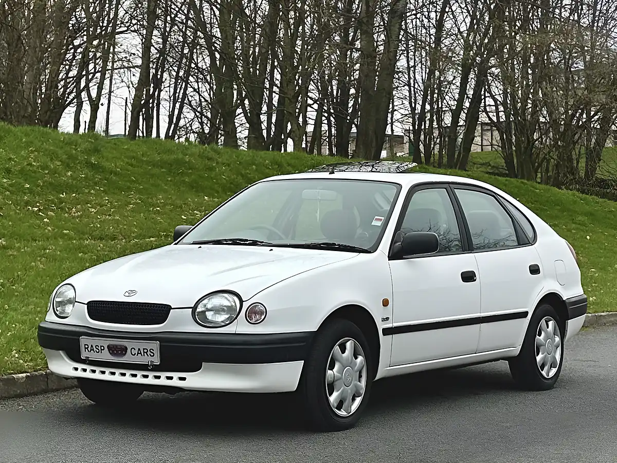 Used 1998 Toyota Corolla Sportif White - Interior and Exterior details 12