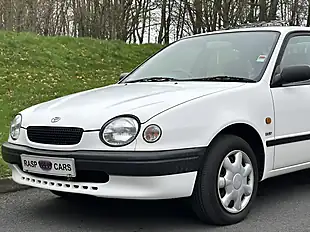 Used 1998 Toyota Corolla Sportif White - Interior and Exterior details 13