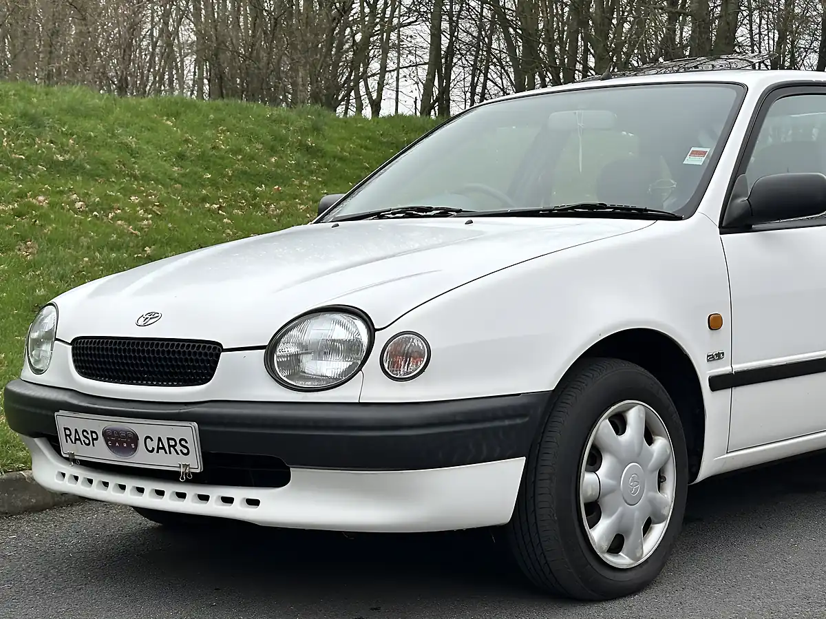 Used 1998 Toyota Corolla Sportif White - Interior and Exterior details 13