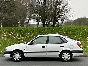 Used 1998 Toyota Corolla Sportif White - Interior and Exterior details 15